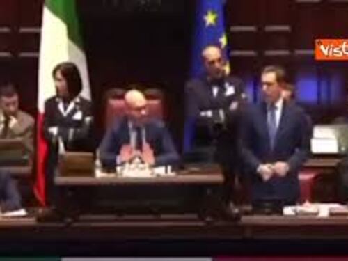 "Animale, stai seduto". Bagarre in aula alla Camera durante la discussione sul Dl Rave