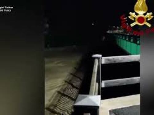 Le operazioni dei Vigili del fuoco in seguito all'esondazione del torrente Frodolfo a Sondrio