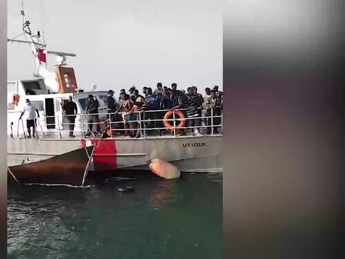 La rabbia dei migranti che cercano di lasciare la Tunisia