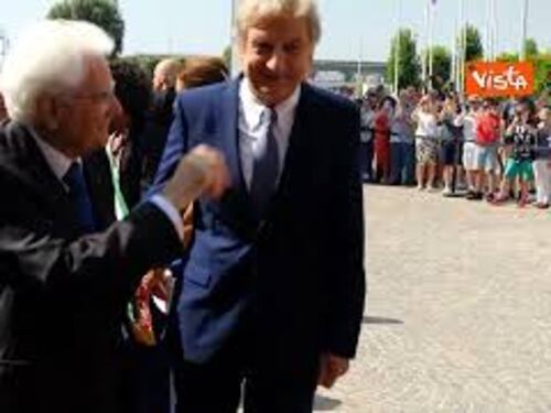 L'ovazione per l'arrivo di Mattarella al Meeting di Rimini: "Presidente! Presidente!"