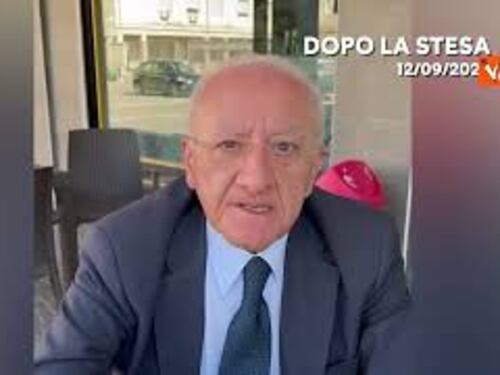 De Luca a Caivano a sorpresa: Prendere un caffè ha un gusto fantastico