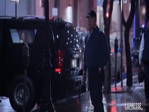 Usa, auto contro corteo presidenziale: l'incidente davanti agli occhi di Biden