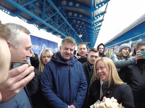 "Doveroso essere qua". L'arrivo di Meloni a Kiev