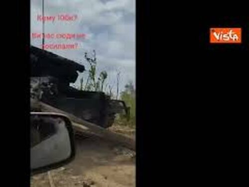 Un carro armato britanno "Challenger 2" distrutto in Ucraina, ecco le immagini