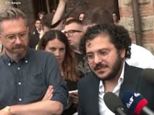 Zaki riceve cittadinanza onoraria a Bologna: “Oggi celebriamo la libertà”