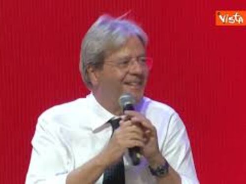 Gentiloni: “Schlein fa bene a lanciare appello di unità, anche a Italia Viva", fischi dalla platea