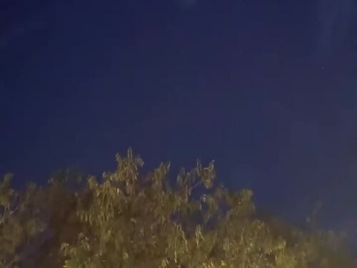 Quelle strane luci in cielo, avvistamento nei cieli del sud Italia. Il video