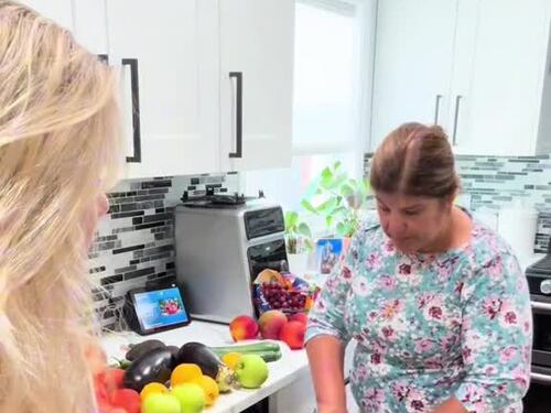 TikToker lava frutta e verdura in lavastoviglie