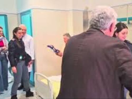 La Polizia di Stato consegna le uova di Pasqua ai bimbi pazienti degli ospedali romani