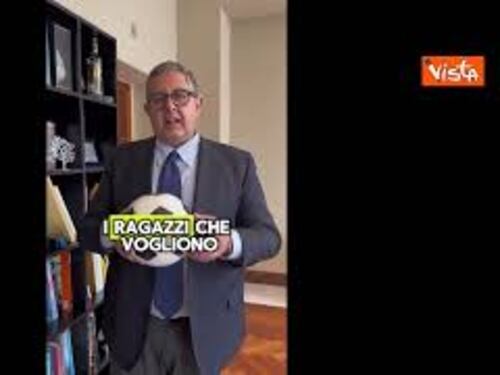 Toti presenta il bando "Dote sport" con un video postato sui social