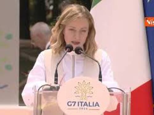 Meloni a Caivano: "Abbiamo mantenuto l'impegno preso"