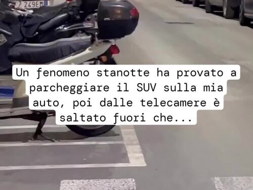 Bari, il suv "parcheggia" sulle auto in sosta