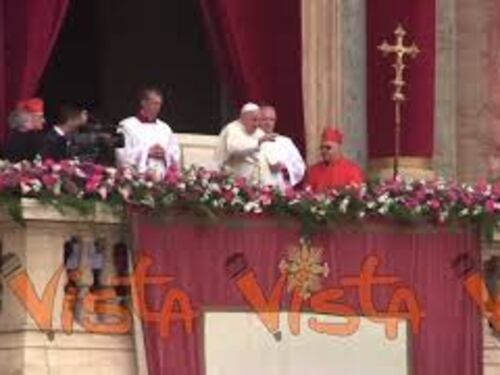 La benedizione Urbi et Orbi di Papa Francesco nel giorno di Pasqua
