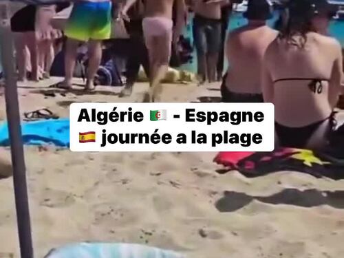 Algerini sbarcano tra i turisti sulla spiaggia di Palma di Mallorca
