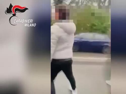 Il pestaggio della baby gang a Magenta