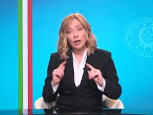 Meloni: "Piano Mattei appartiene all'Italia. Rimbocchiamoci le maniche"