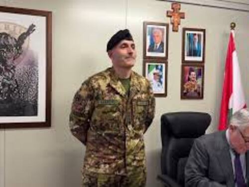 Tajani visita la sede della missione militare italiana a Beirut