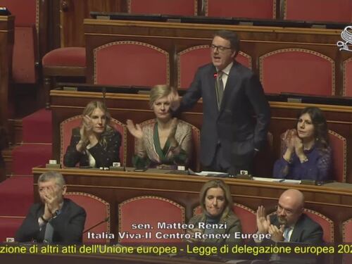 Botta e risposta in Senato tra Matteo Renzi e l'ex portavoce Filippo sensi