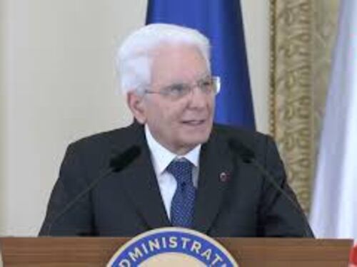 Mattarella: "Rissa alla Camera indecorosa, non sono comportamenti parlamentari"