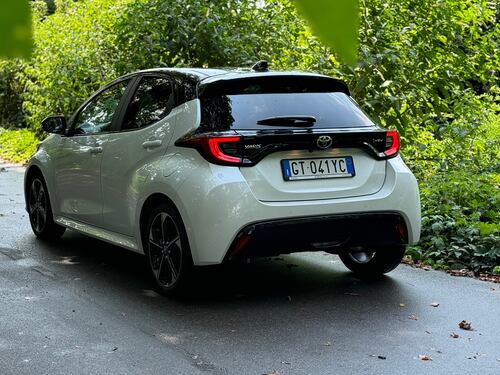Toyota Yaris 2024: il video in pillole dell'ibrido da 130 CV