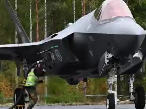 Finlandia: l'F-35 atterra in tangenziale