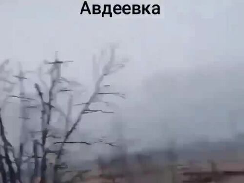 Soldati ucraini si ritirano da Avdiivka sotto le bombe dei russi
