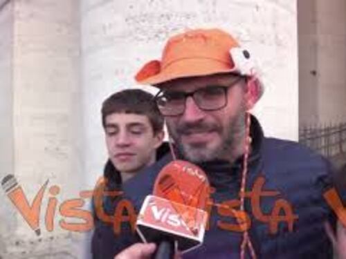 Domenica delle Palme, le voci dei fedeli in piazza San Pietro: "Il Papa è sempre il Papa"