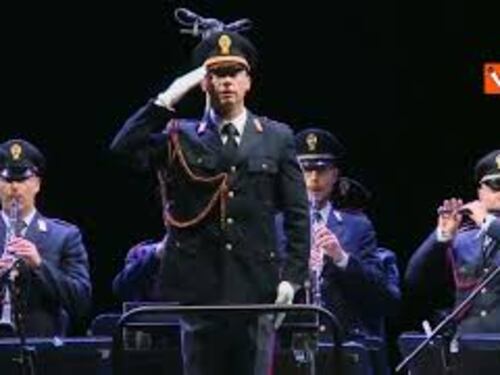 Dall'inno di Mameli a "7000 caffè", la Fanfara della Polizia in concerto a Santa Severa