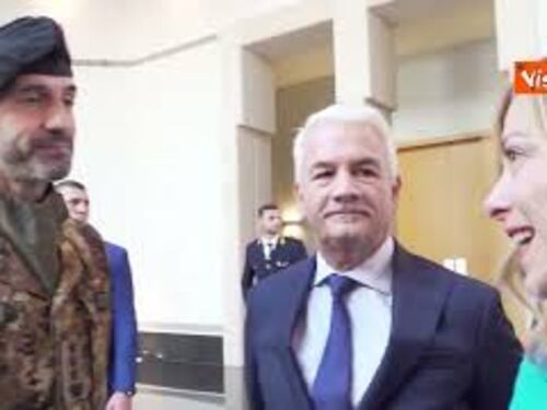 Meloni in Libano incontra delegazione contingente italiano: "Qui per portare gratitudine del Paese"