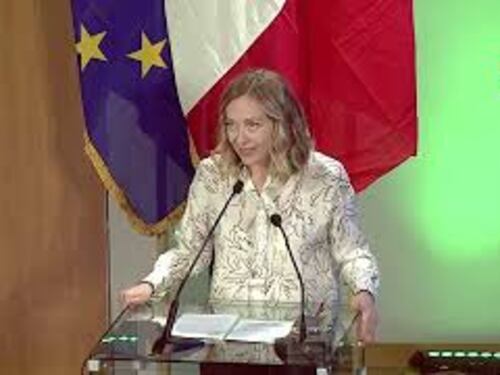 Meloni: "Abbiamo stanziato 1,2 miliardi per la riqualificazione di Bagnoli"