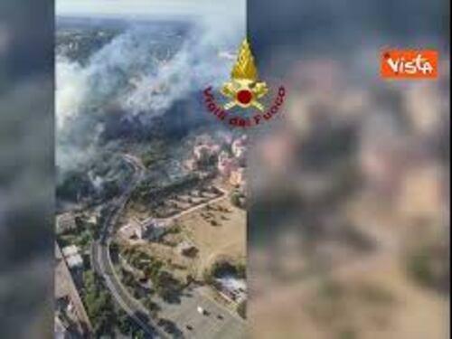 Vasto incendio a Roma, in zona Monte Mario. La ricognizione aerea dei Vigili del Fuoco