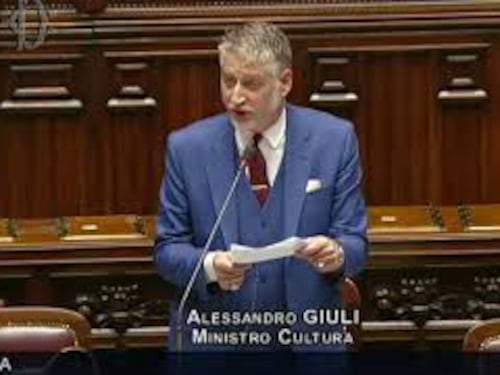 Giuli in Aula verso banchi opposizione: Pronto a rispondere ad altre interrogazioni quando opportuno