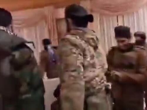 I ribelli entrano nel palazzo di Assad ad Aleppo