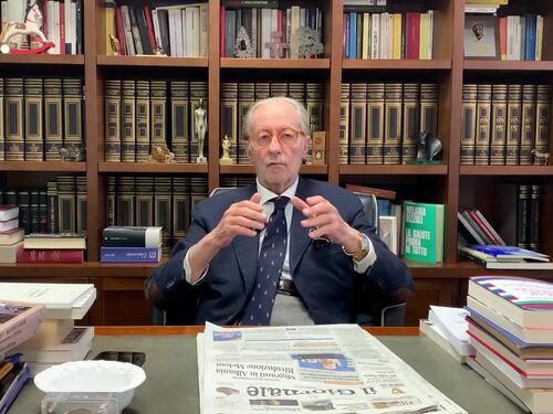Silvio disturbato anche al cimitero