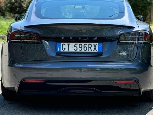 Tesla Model S Plaid: guarda il video in pillole della berlina elettrica da 1.000 CV