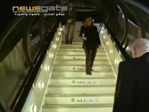 Saluta Meloni, ma non era lei. La gaffe del premier libanese