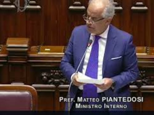 Migranti, Piantedosi: "Aumento rimpatri determina effetto deterrente su partenze"