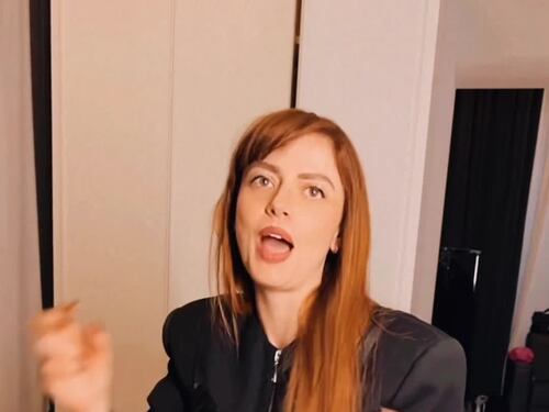 Annalisa che imita Brenda Lodigiani. Che imita Annalisa