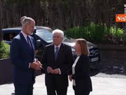 Mattarella e Re Felipe di Spagna al Cotec, la stretta di mano fra i due Capi di Stato