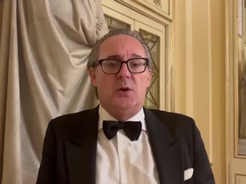 Alla Scala l'inno contro la guerra contestato da chi predica pace