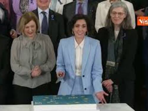 Consiglio Ue Affari Generali, ministri celebrano 20ennale allargamento Ue con una torta a tema