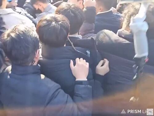 Corea del Sud, il video dell'aggressione choc contro Lee Jae-myung