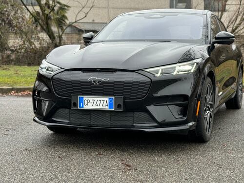 Ford Mustang Mach-E GT: guarda il video in pillole del nuovo suv elettrico sportivo
