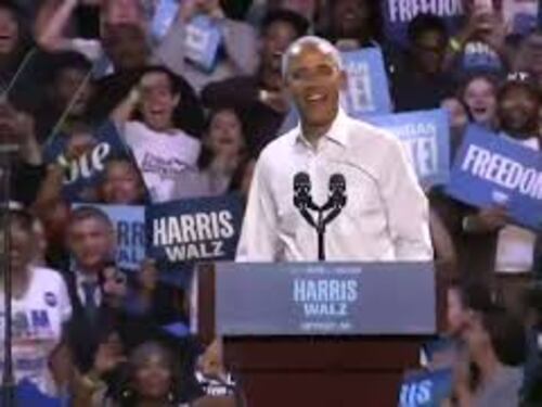 Obama al comizio di Kamala Harris a Detroit "rappa" sulle note di "Lose Yourself" di Eminem