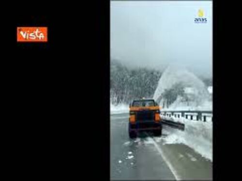 Anas al lavoro per lo sgombero della neve sulla statale 20 a Cuneo