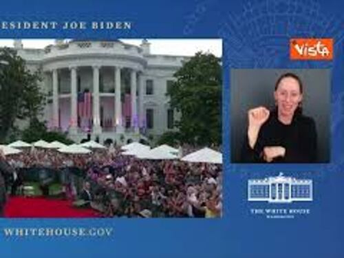 Gli auguri per il 4 luglio di Joe Biden e Kamala Harris alla Casa Bianca