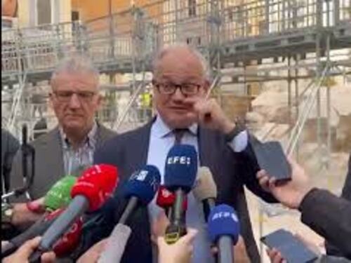 Gualtieri inaugura la passerella di Fontana di Trevi: Già usata per restauro nel 2014
