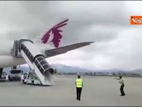 Schianto aereo dopo il decollo in Nepal, 18 morti. Si salva solo il pilota