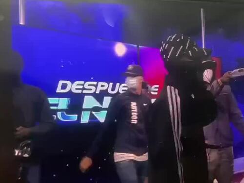 Ecuador: uomini armati irrompono in tv, giornalisti in ostaggio