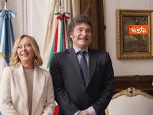 Meloni scherza in spagnolo con Milei: "Parlo un pochino spagnolo"